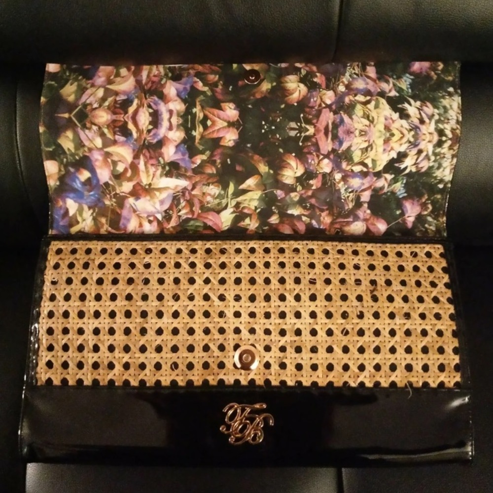 Ⓜ️Ⓜ️ SOLD Ⓜ️Ⓜ️ Oversized Ted Baker Clutch - Picture 4 of 8